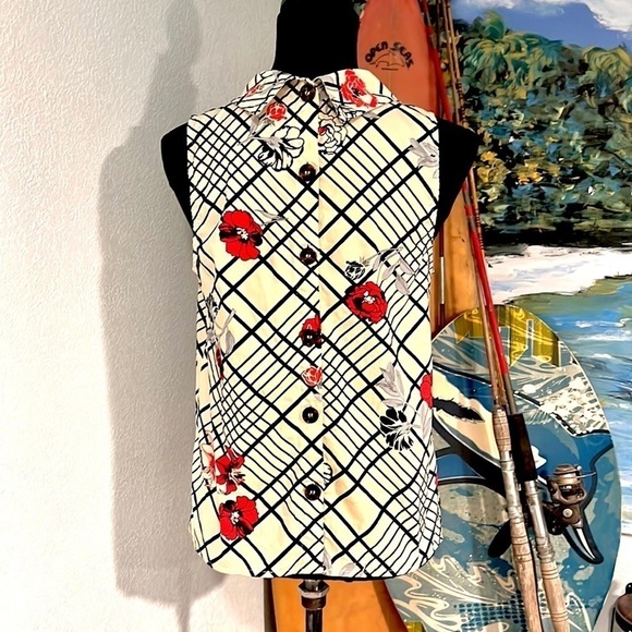 ModCloth, Optimal Polish,Look at the Back!! Buttons, Red/,Navy,Size S - Picture 3 of 12